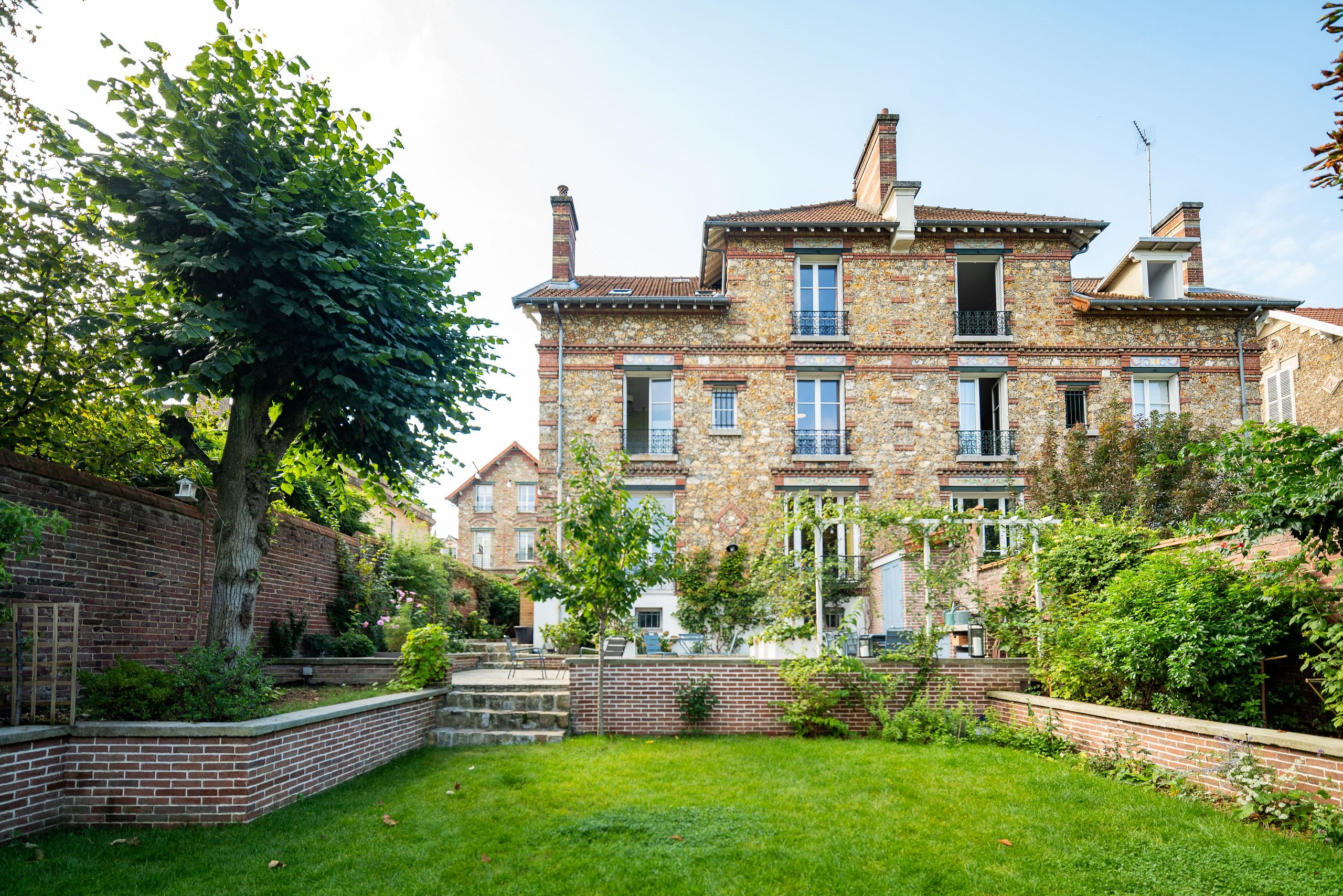 Idf127 6 bedroom house next to Versailles Home Rental in IledeFrance