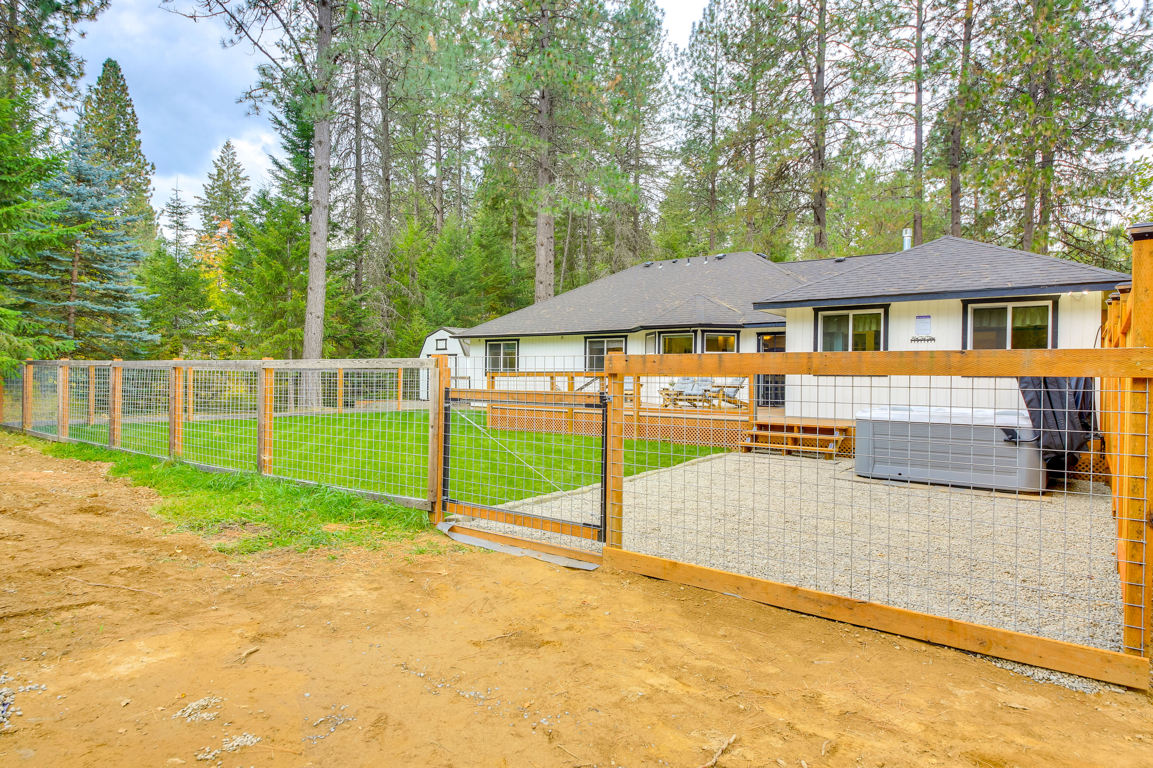 Charming Idaho Home w/ Hot Tub, Near Beaches!