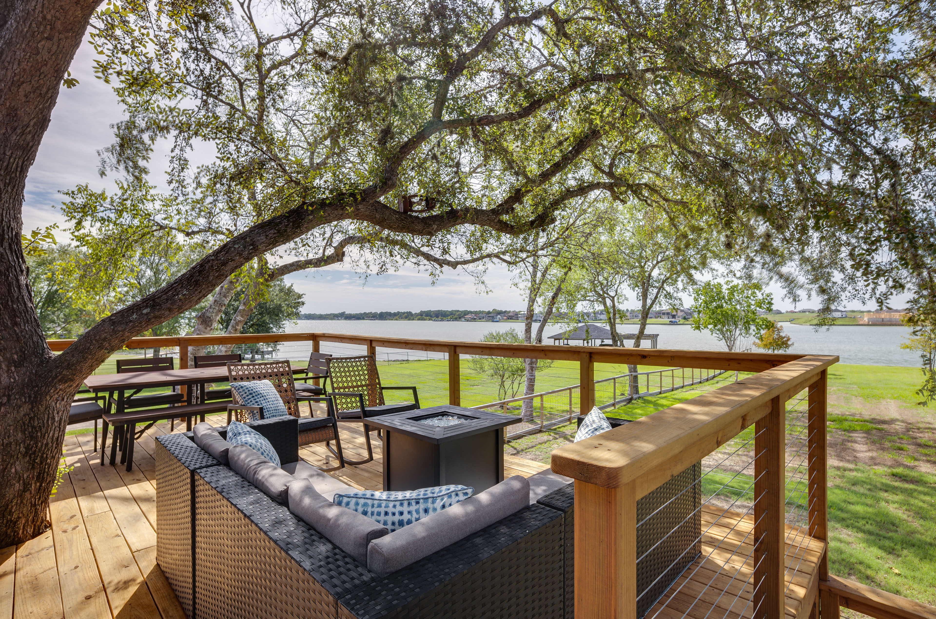 Property Image 1 - Willis Waterfront Home w/ Deck on Lake Conroe!