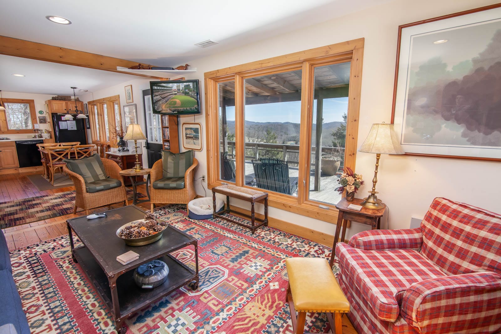 Longview Cottage Living Room with Flatscreen TV and Long Range Views