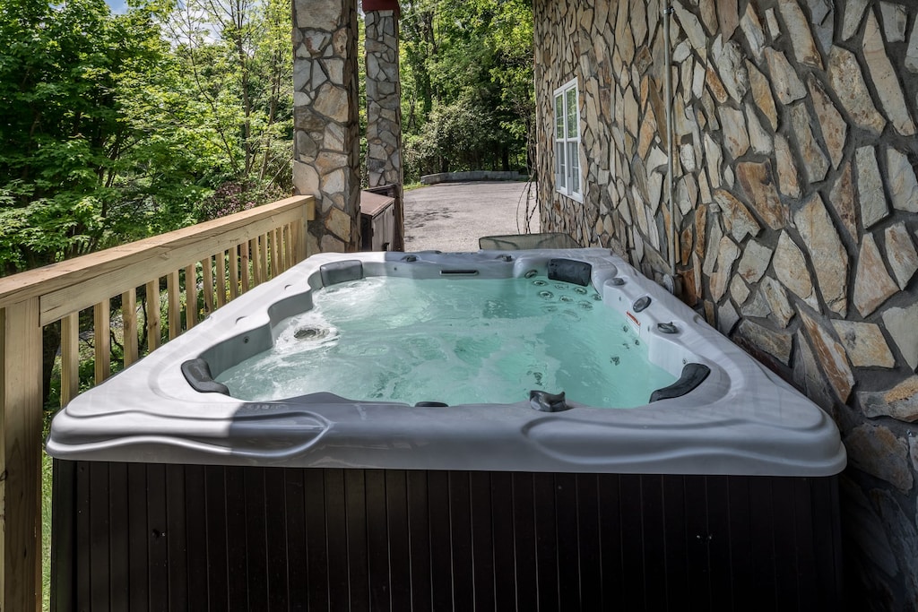 Lower deck hot tub