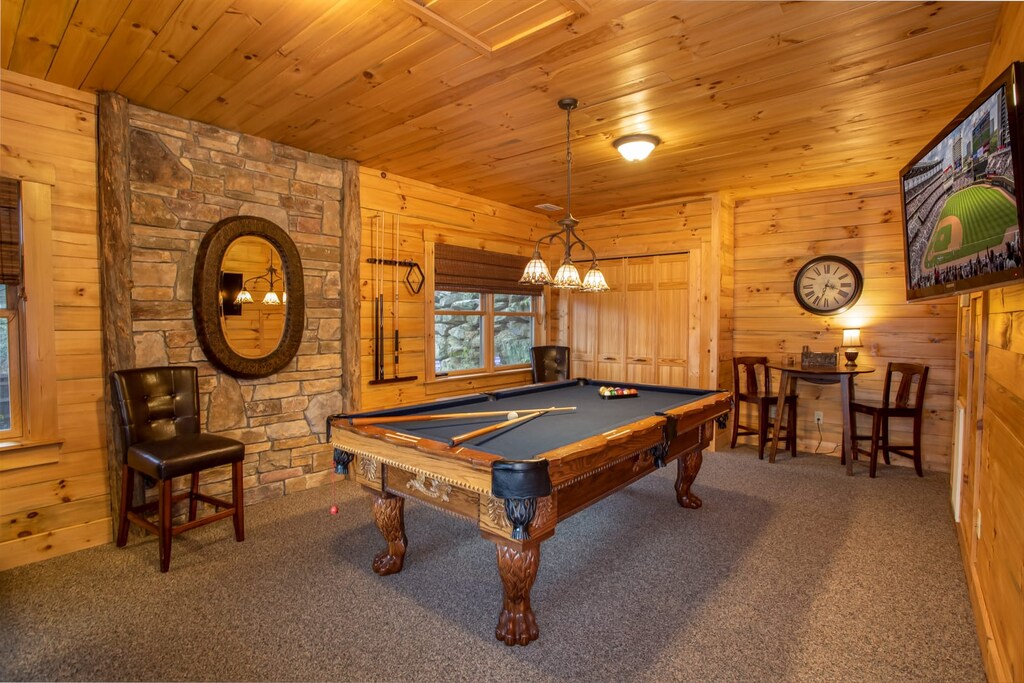 Downstairs Game Room with Pool Table