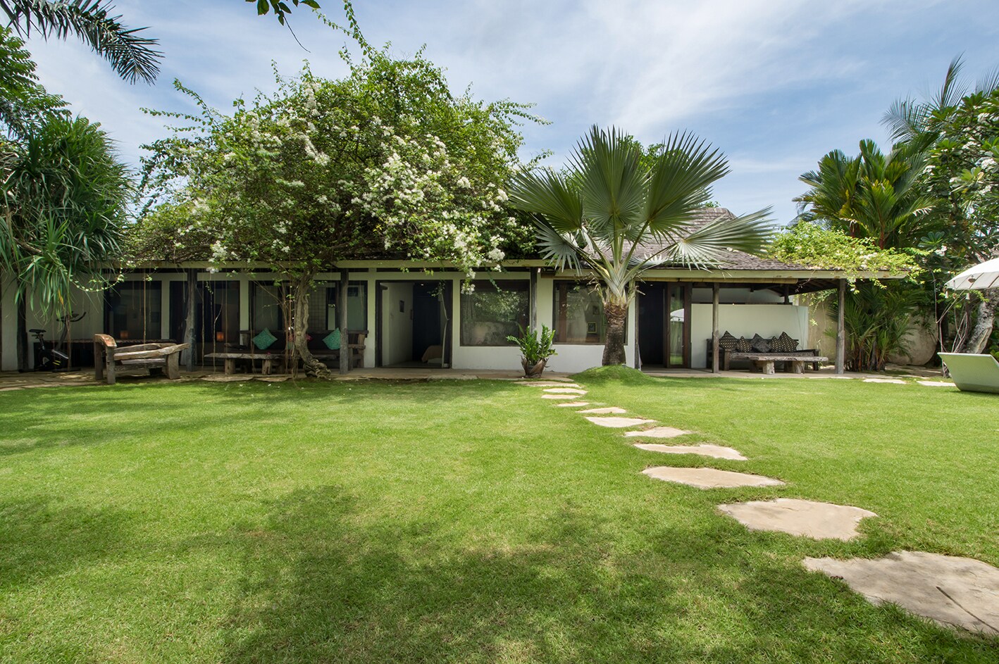 Property Image 1 - Villa Phinisi