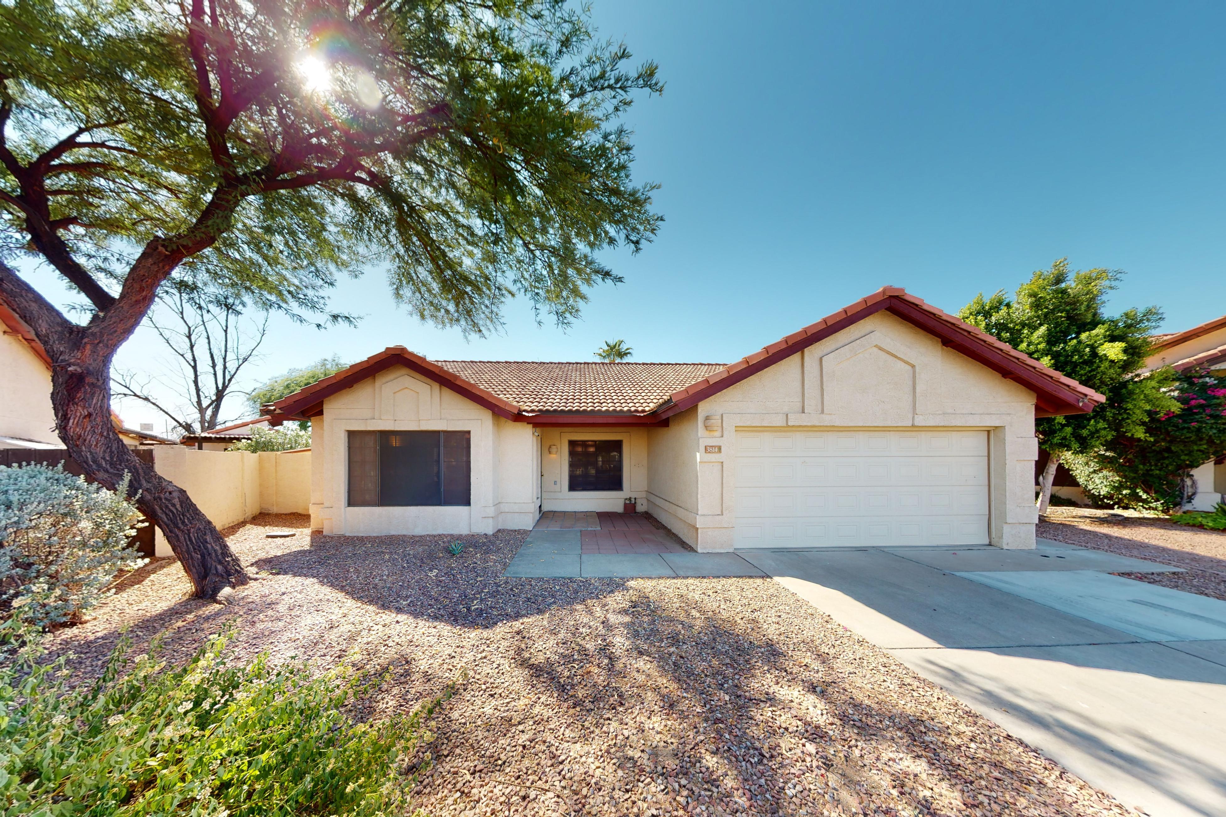 Property Image 1 - Desert Blooms