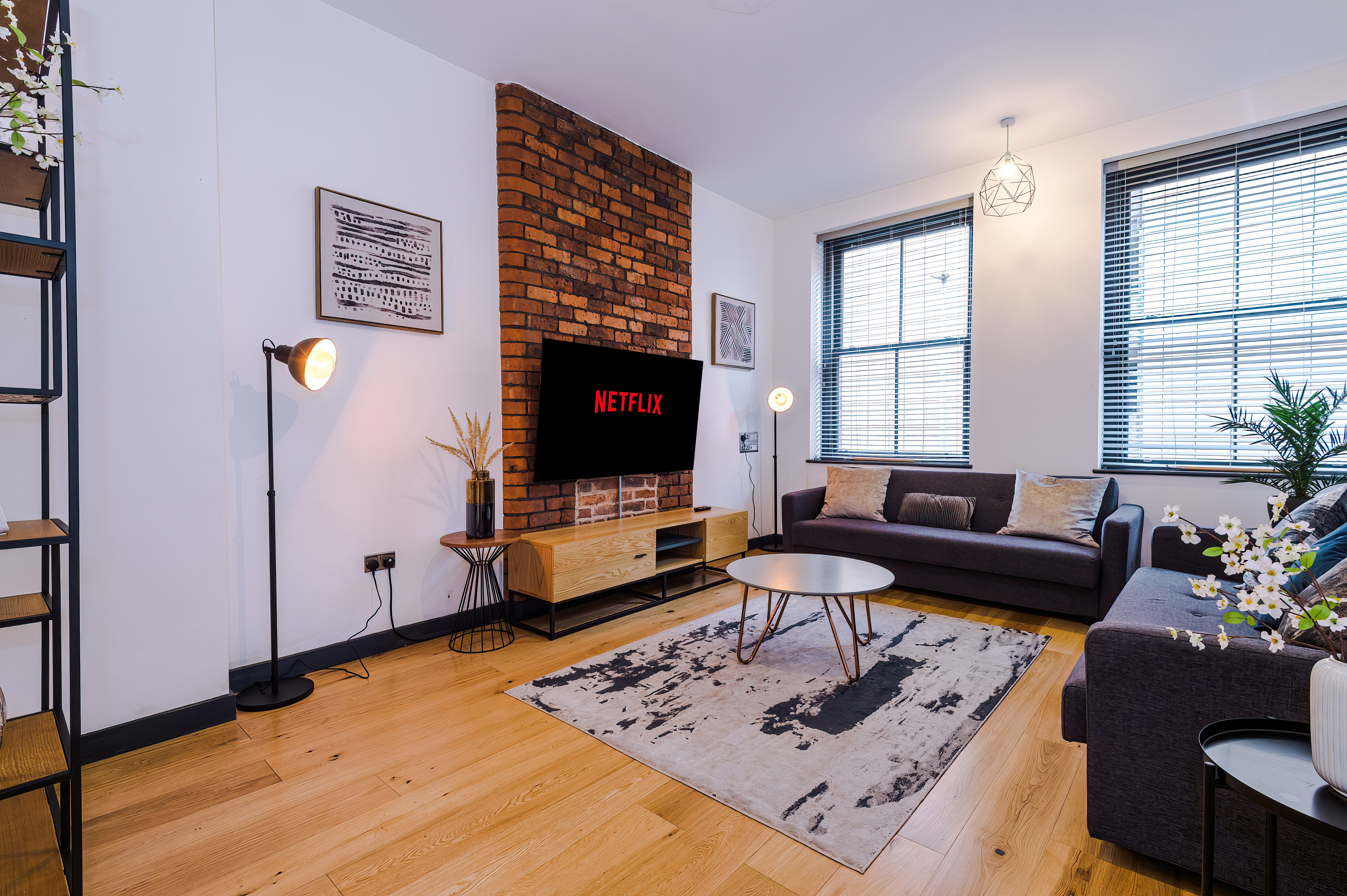 Property Image 1 - 4-Storey 2-Bedroom Stylish Townhouse in Ancoats