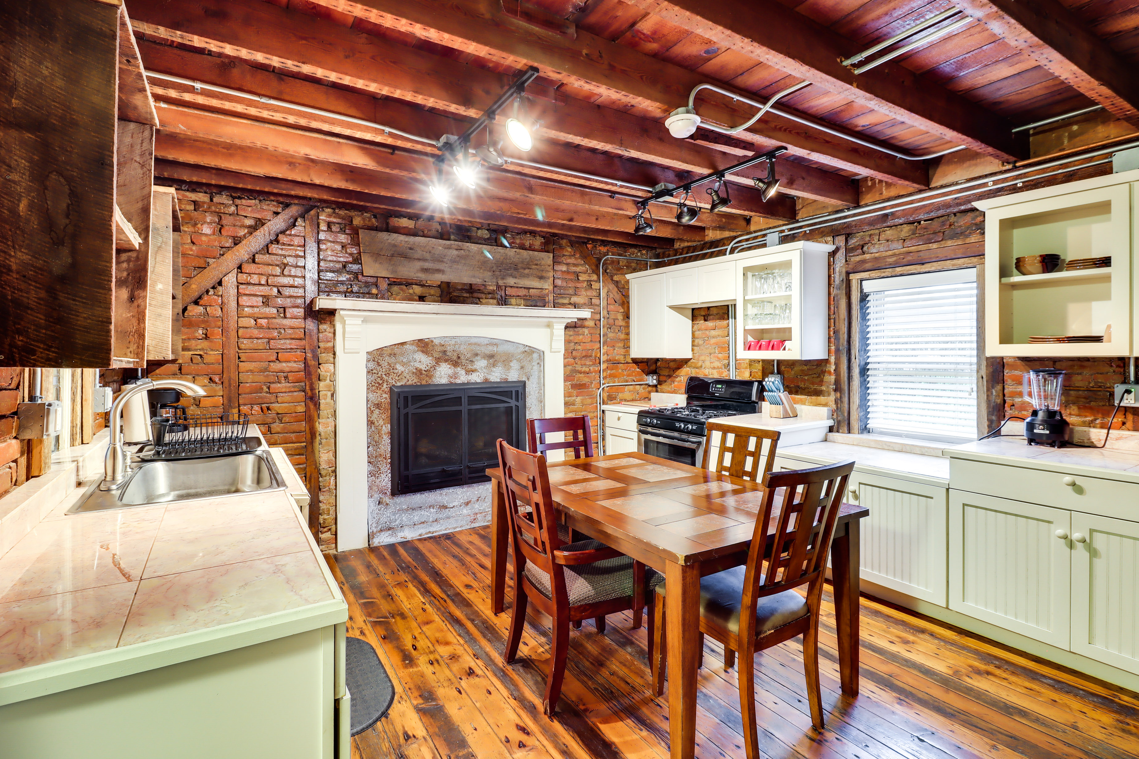 Charming & Historic Home w/ Lehigh River View