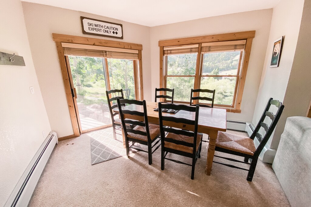 Dining for 6 with views! #summer