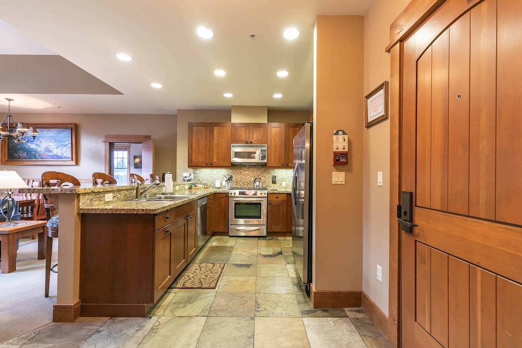 CAT_404-print-016-016-Kitchen-3360x2240-300dpi