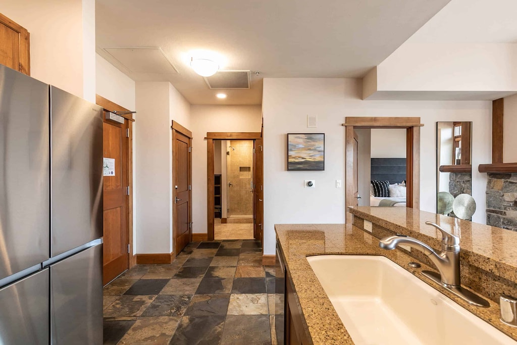 4001 Northstar Dr Unit 309-print-007-007-Interior-3285x2190-300dpi