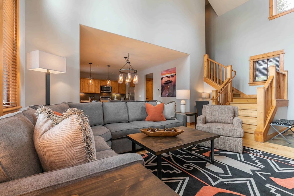 12557 Legacy Ct Unit 16B-print-031-030-Living Room-3360x2240-300dpi