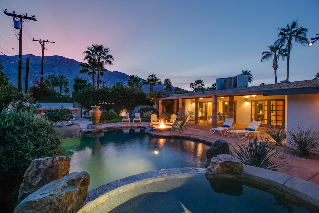 K0057 - twilight spa.jpg