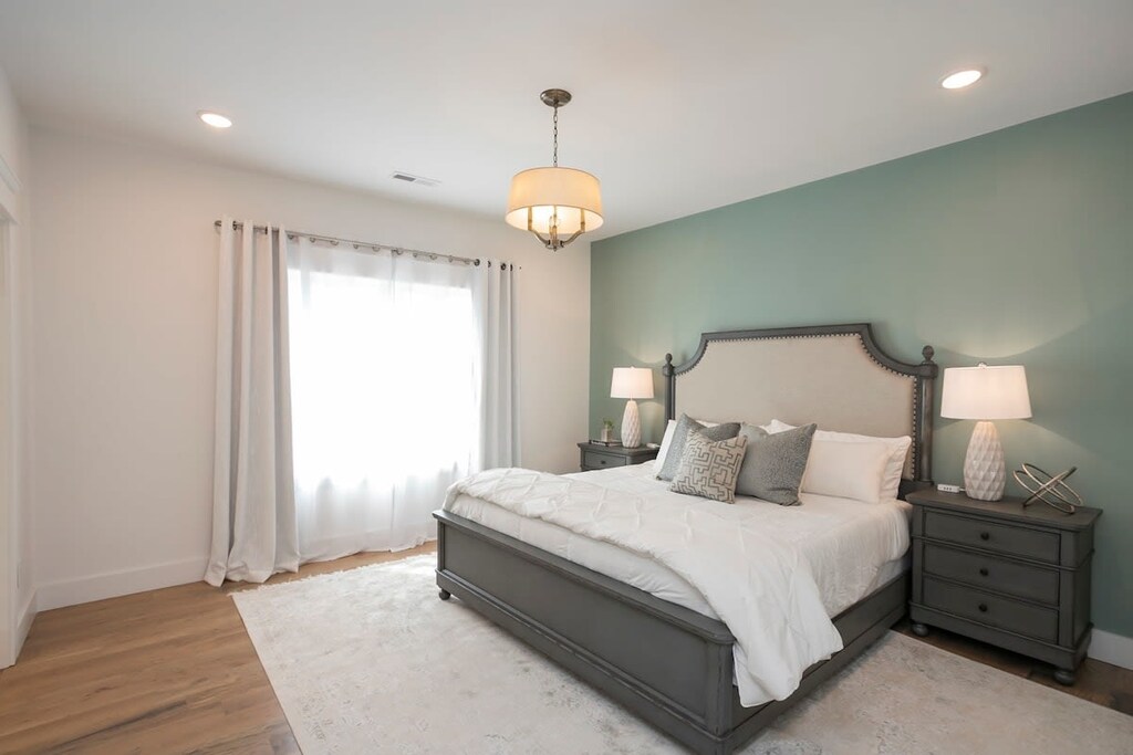 King Master Suite with Memory Foam Mattress