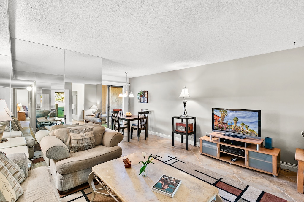 K0152 - Living Area to Dining Table