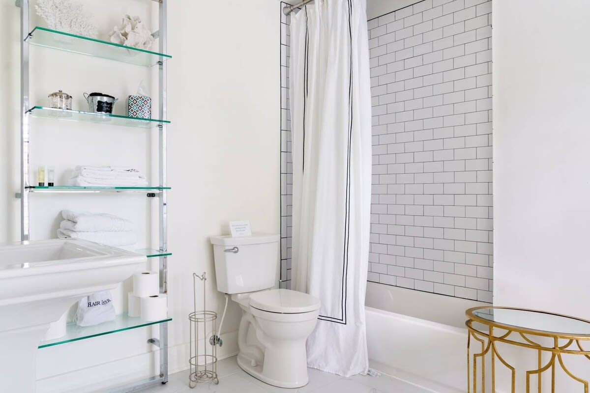 En Suite bathroom in Bedroom 1