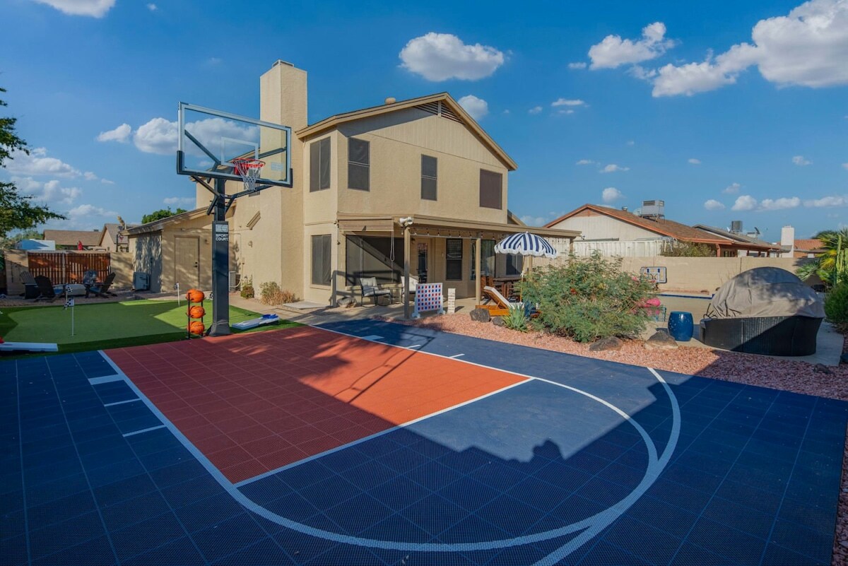 Private Basketball Court!