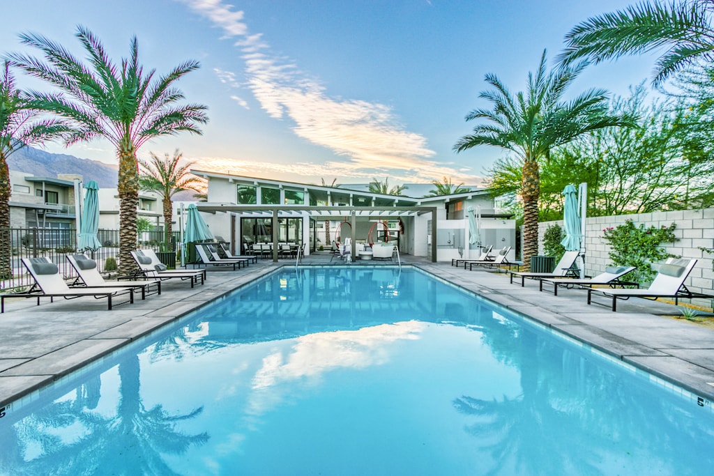 K0648 - The Que at Vibe - Community pool