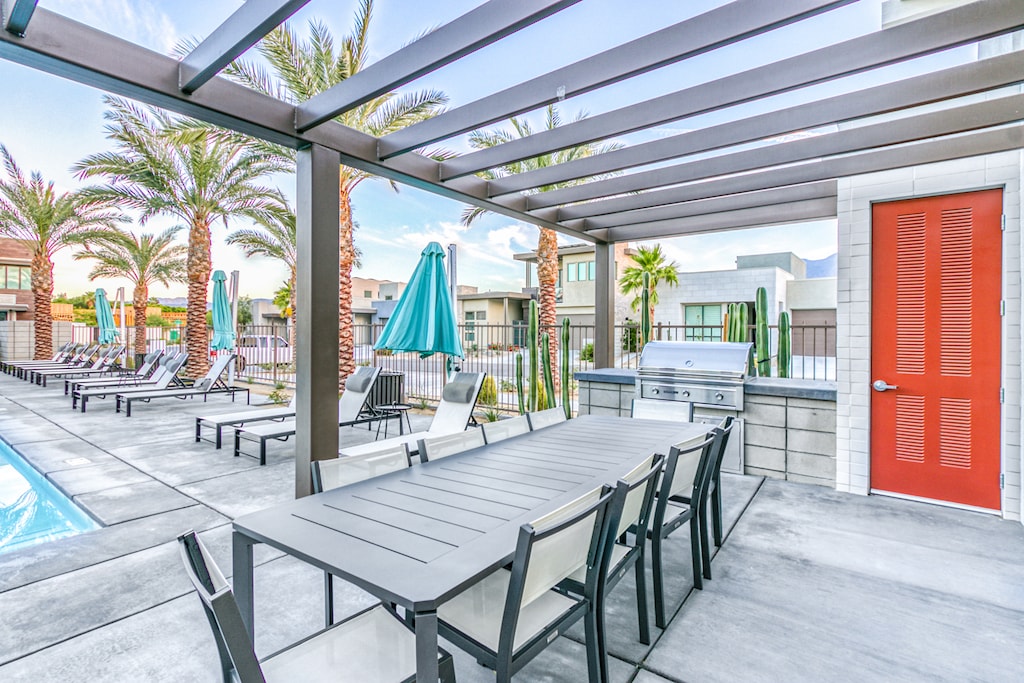 K0648 - Community Clubhouse outdoor table