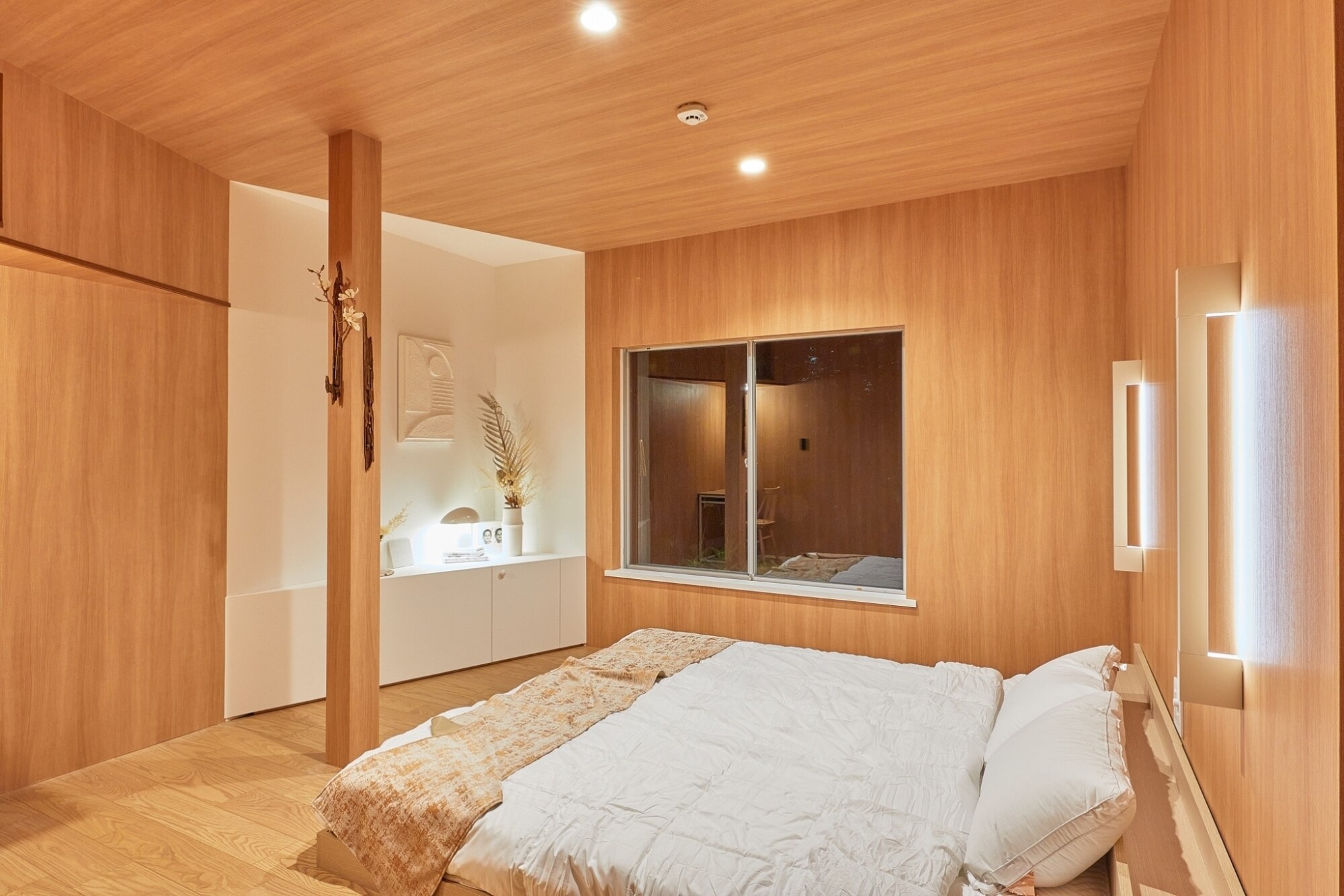 bedroom, double size bed