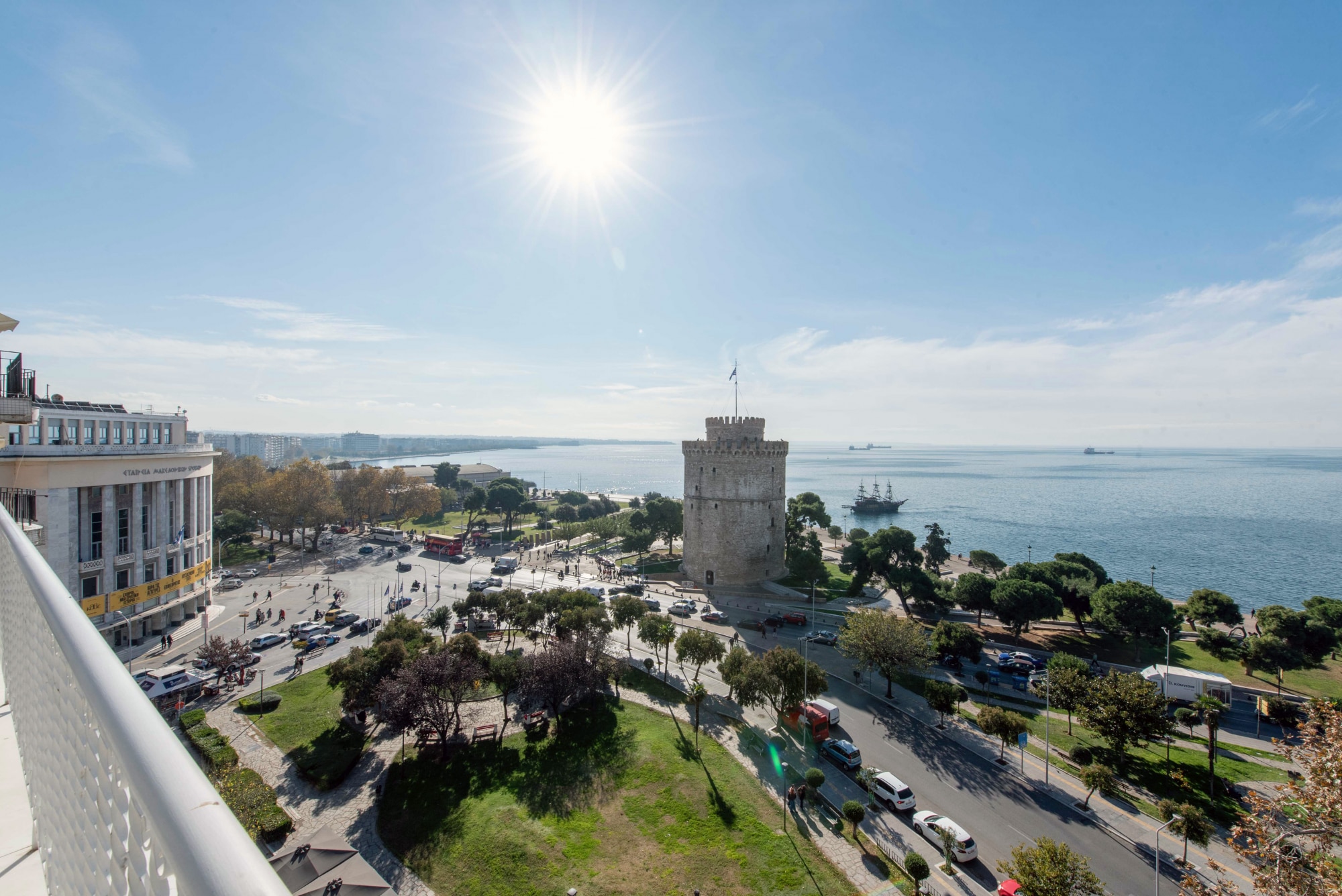 Property Image 1 - Vista: Lux seafront apt with White Tower view