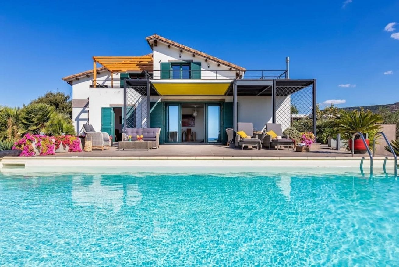 Property Image 1 - Luxury Sunshine with fabulous sea view pool