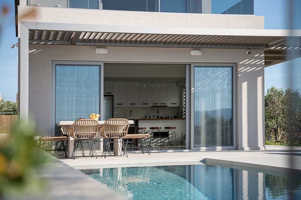 With a clean appeal this unique holiday home is perfect for family gatherings.