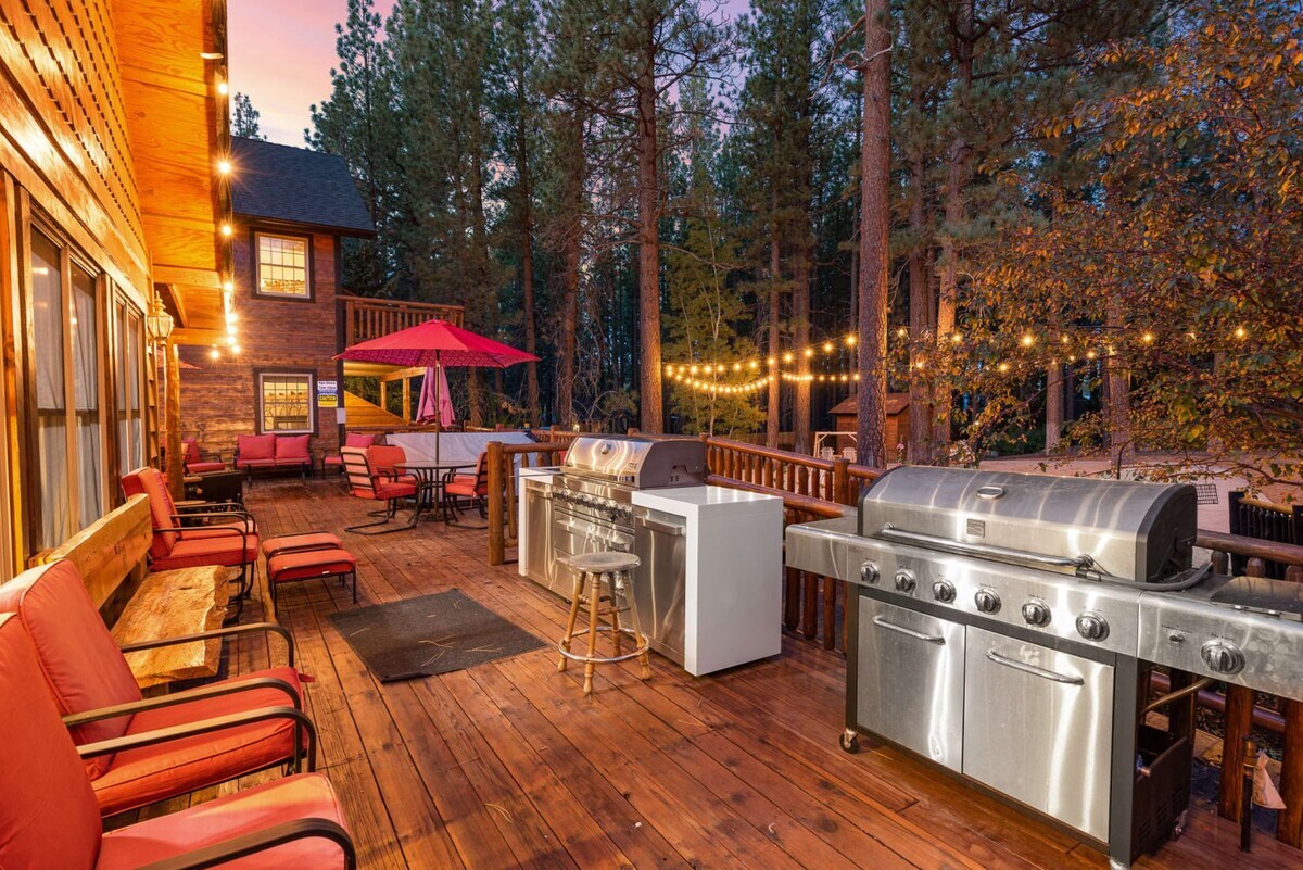 2 BBQ grills for a dinner under the stars