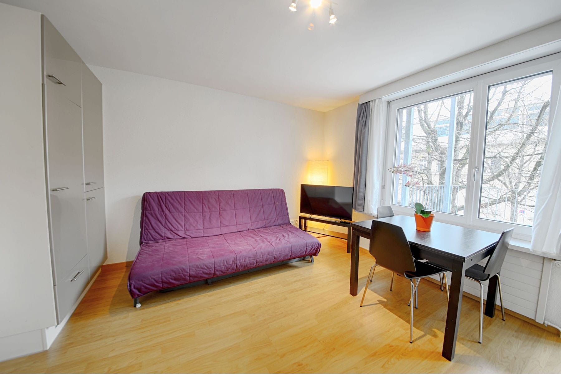 ZH Bordeaux - Letzigrund HITrental Apartment