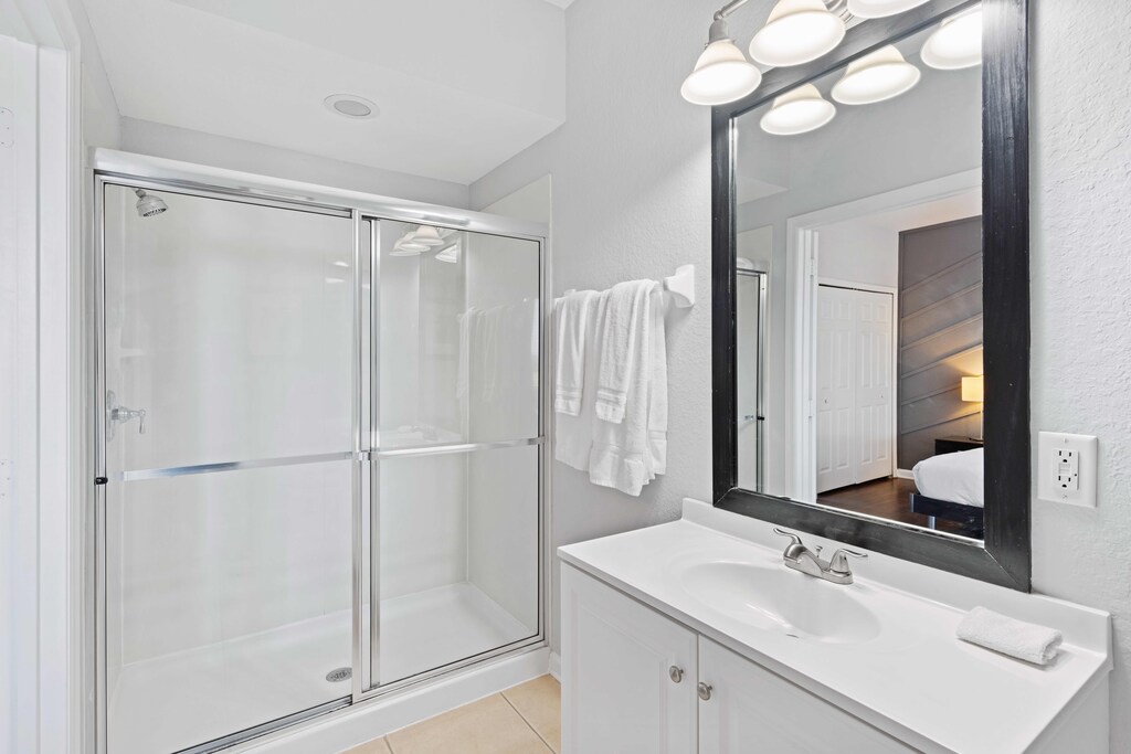 En-suite bathroom with walk-in shower