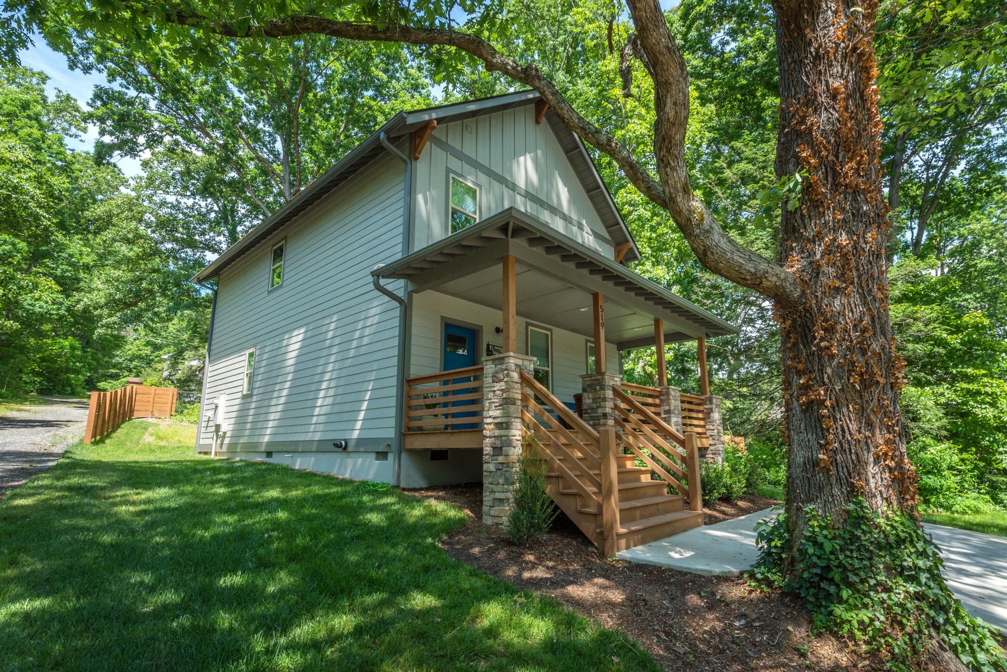 White Oak Cottage Home Rental in Black Mountain