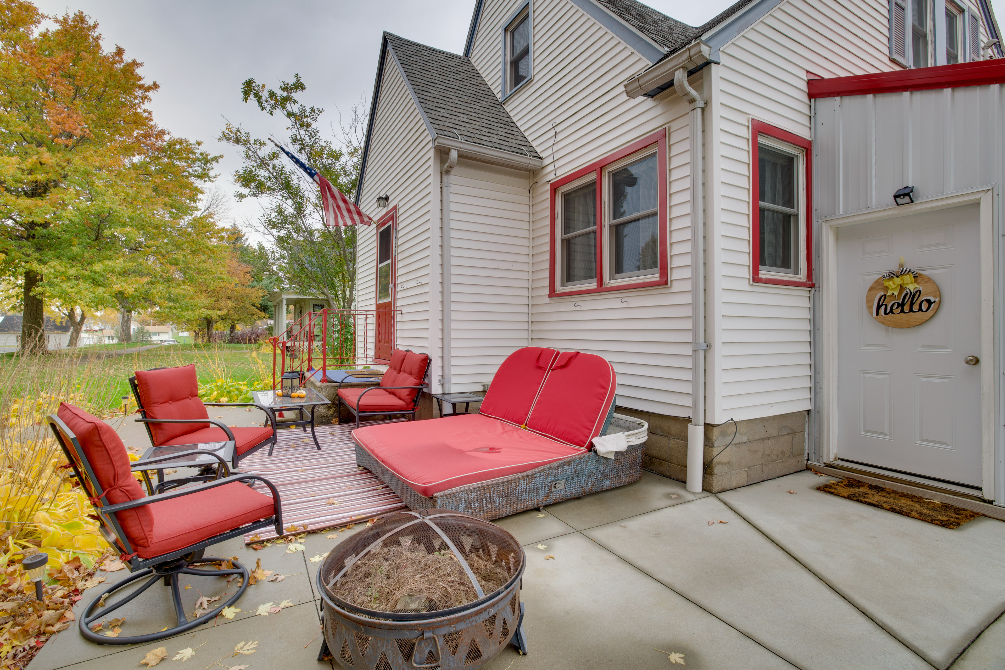 Property Image 1 - Harmony Home w/ Fire Pit: 5 Mi to Niagara Cave!