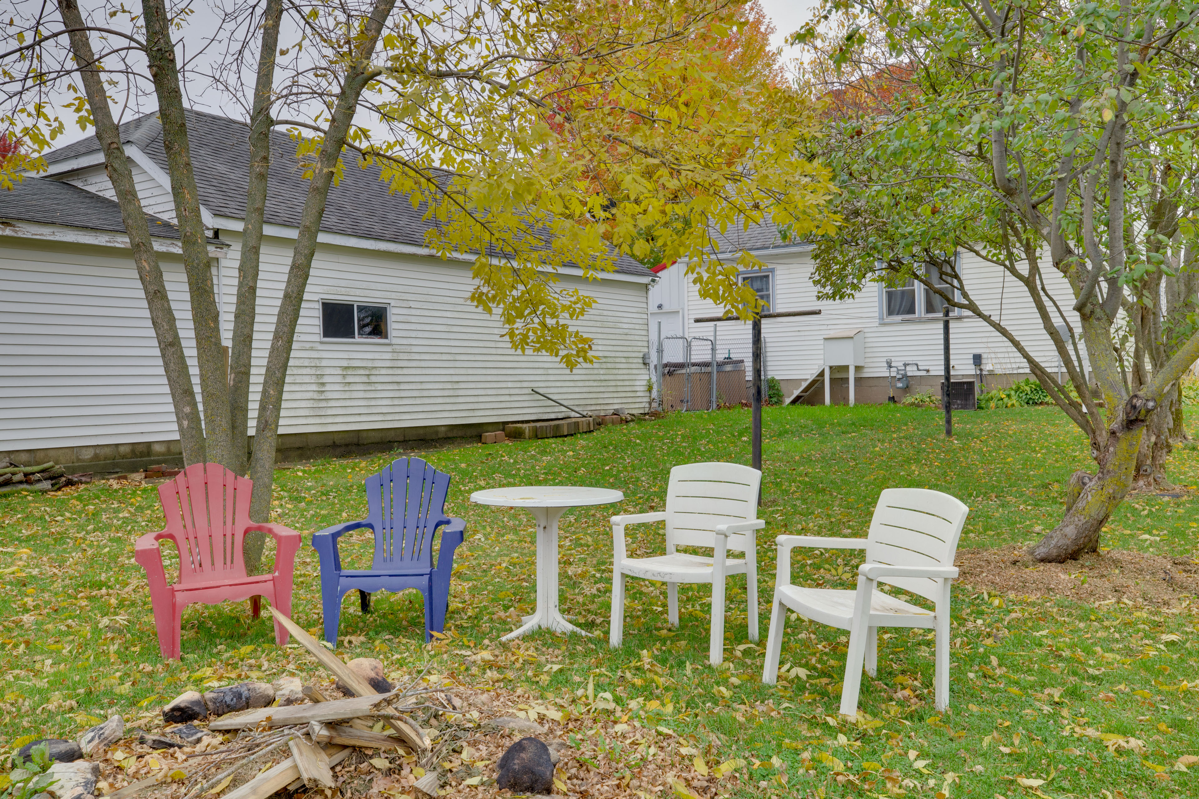 Property Image 2 - Harmony Home w/ Fire Pit: 5 Mi to Niagara Cave!