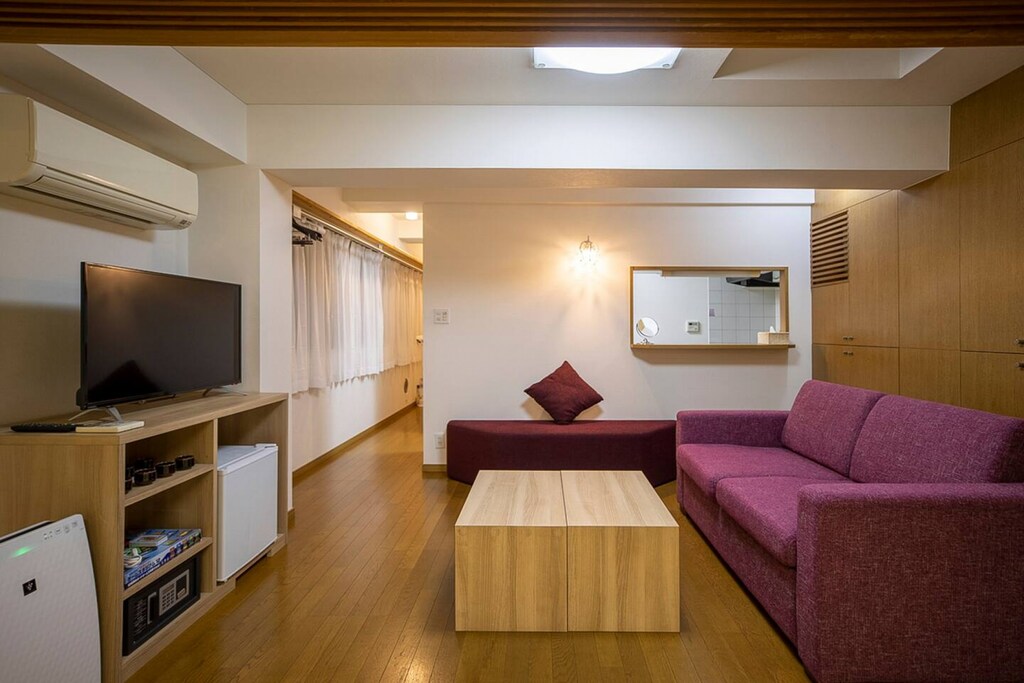 5F, living room