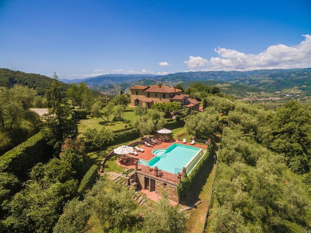 Aerial view of this Tuscany villa
