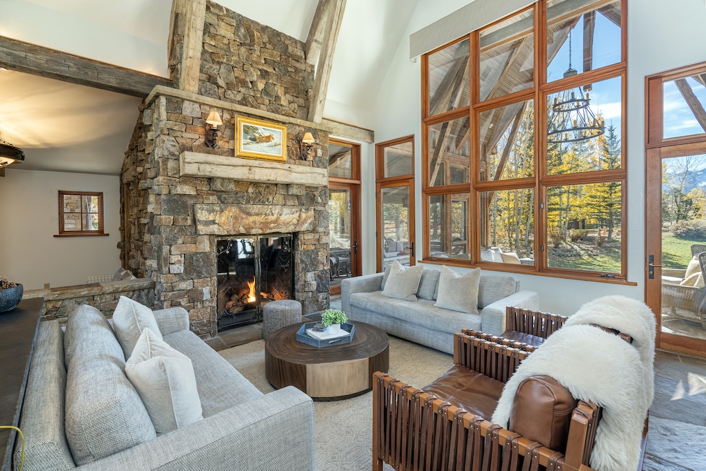 2.1-mountain-house-mountain-village-living-room