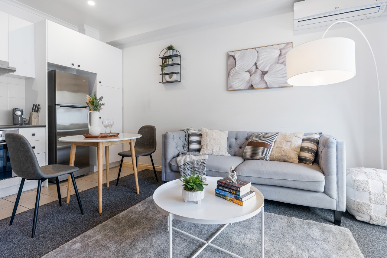 Property Image 1 - Cozy 1 bedder in St Kilda with Balcony