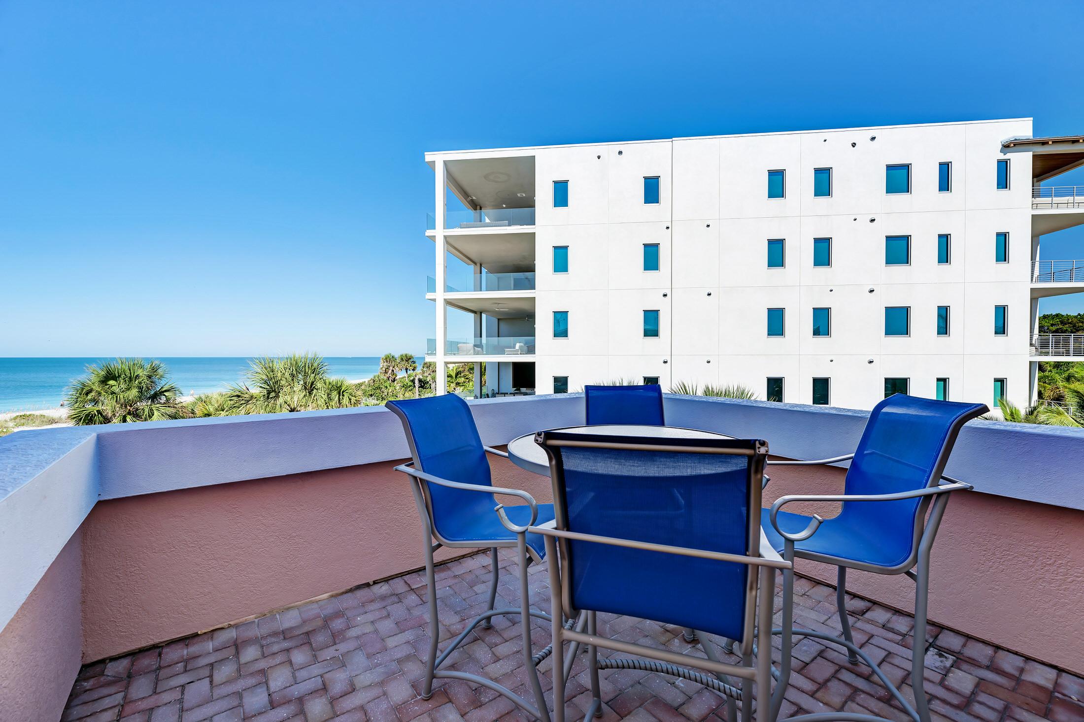 Property Image 2 - Sand Cay 302