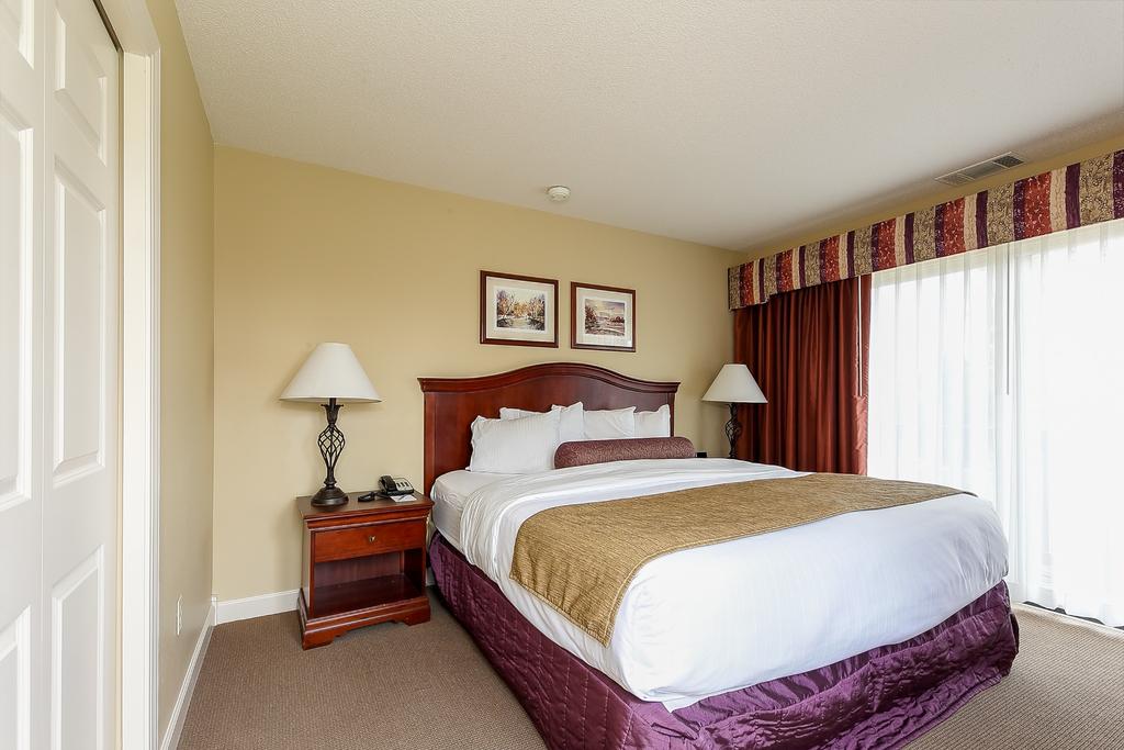❦  Beautiful 2 King BDR w/ a Loft  Golf Course Condo