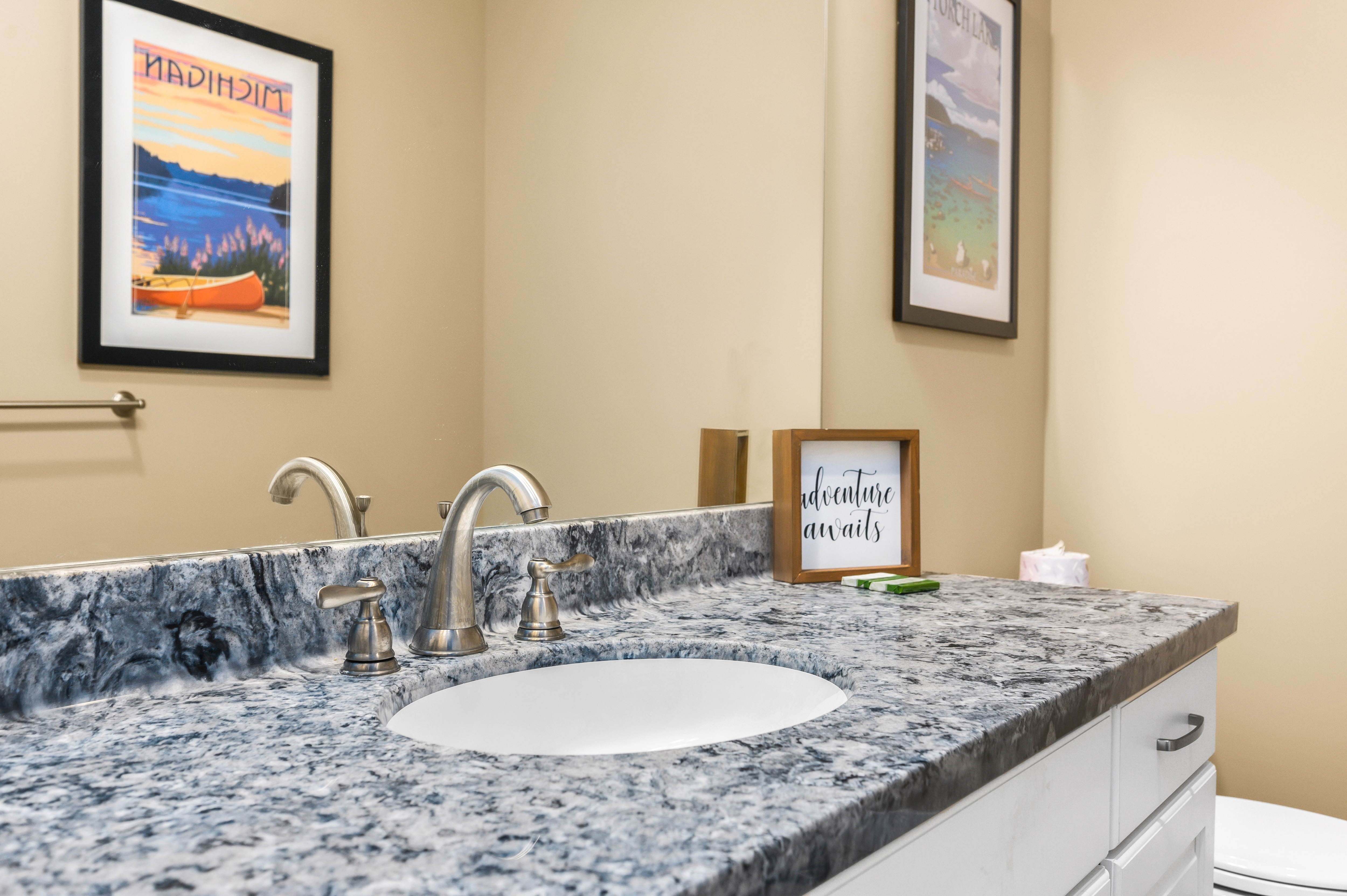 🛶 Golf in Luxury | Torch Lake Getaway at A-Ga-Ming | 2 En-Suites ➠ 12534