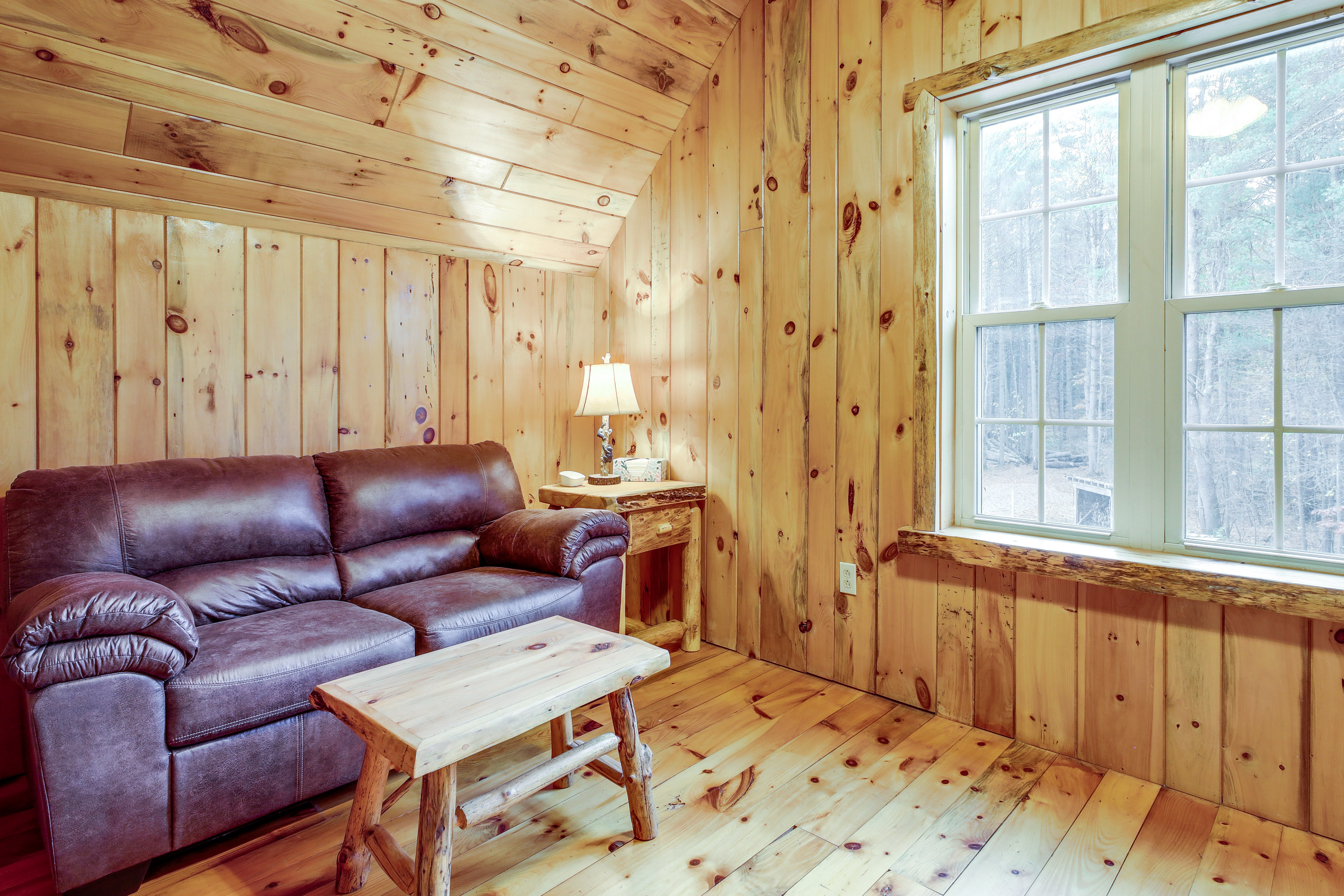 Rustic Retreat: Walk to Great Sacandaga Lake!