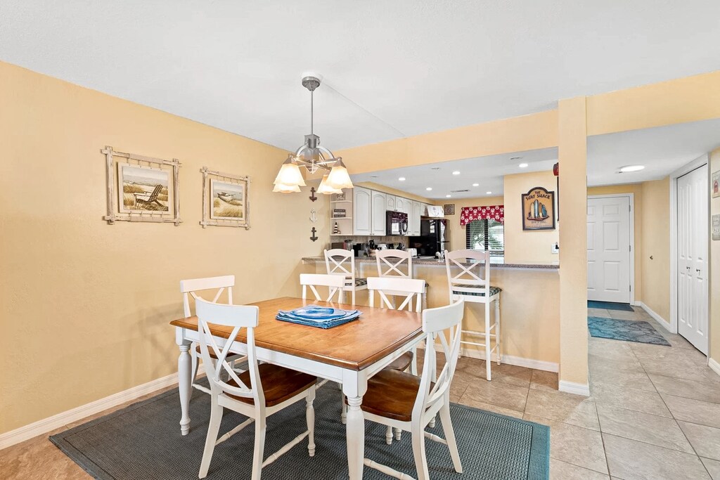 A perfect spot to gather around for home-cooked meals, takeout feasts, or even a game night with the family.