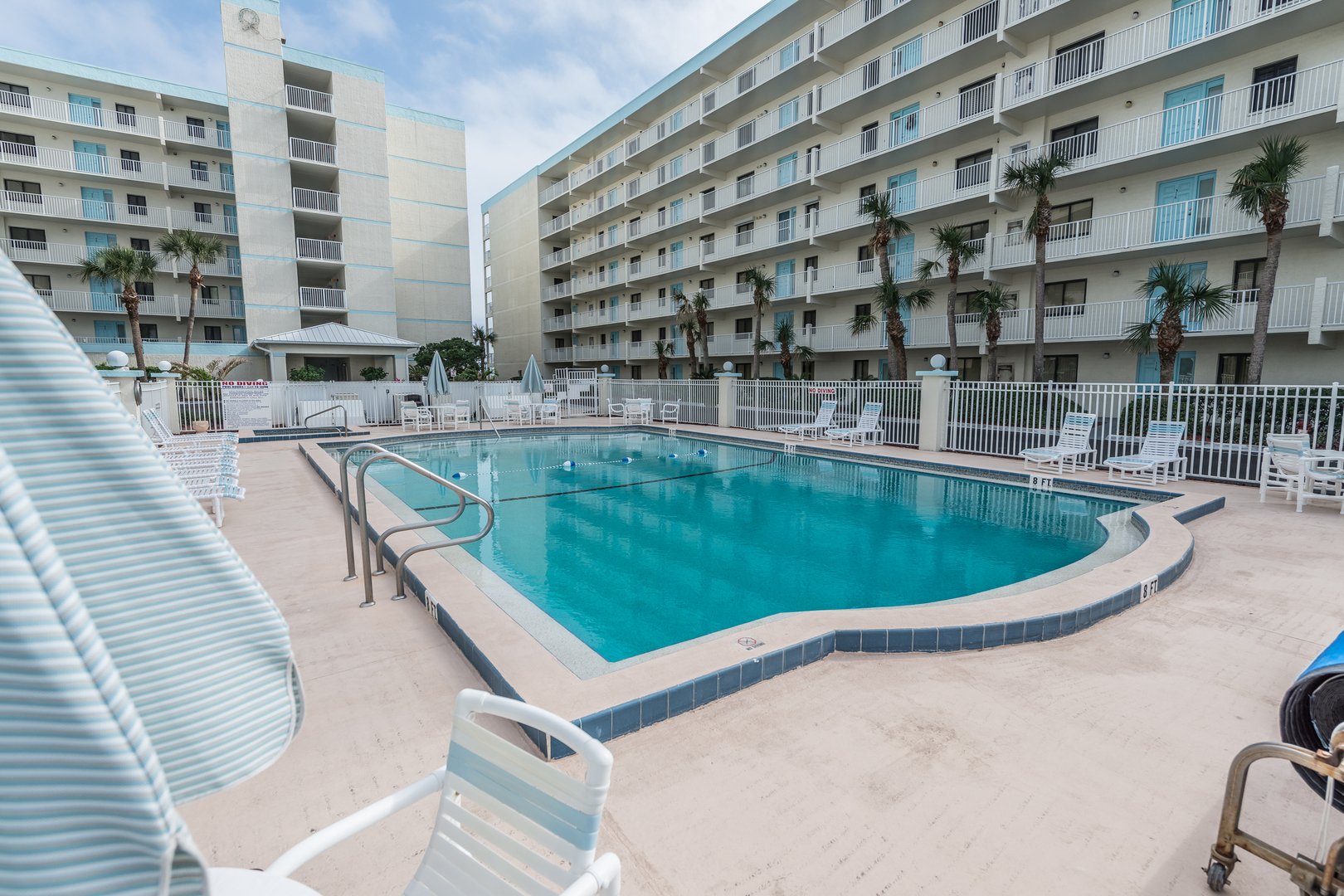 Large heated pool & Hot Tub