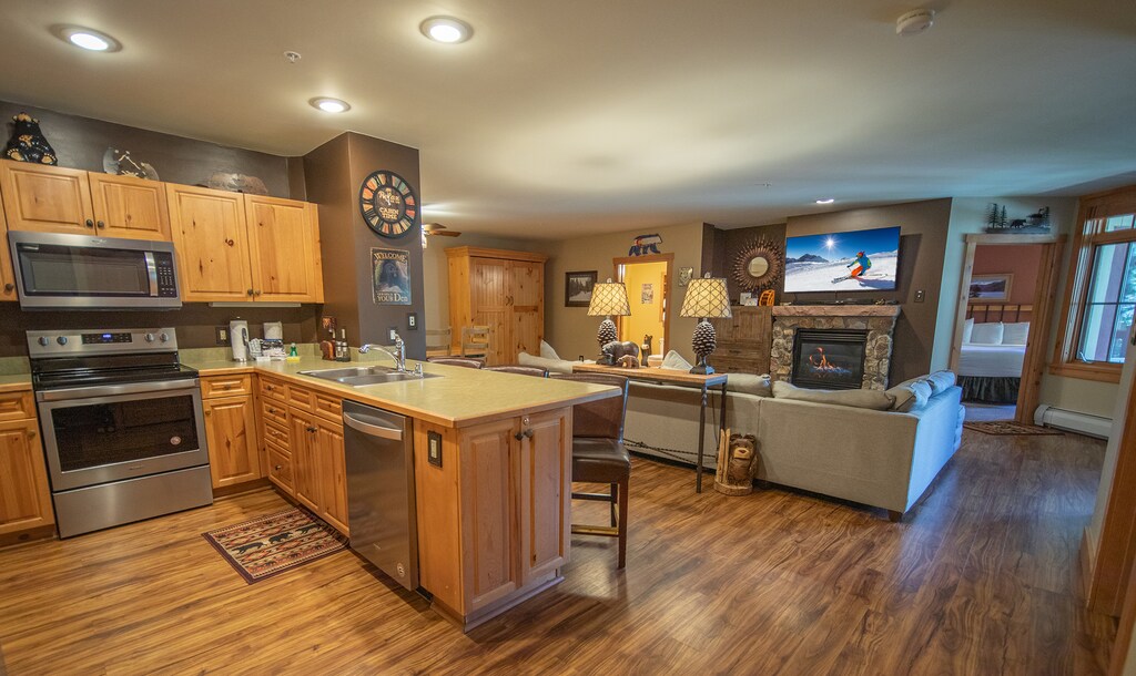 Updated vacation condo in the Village!