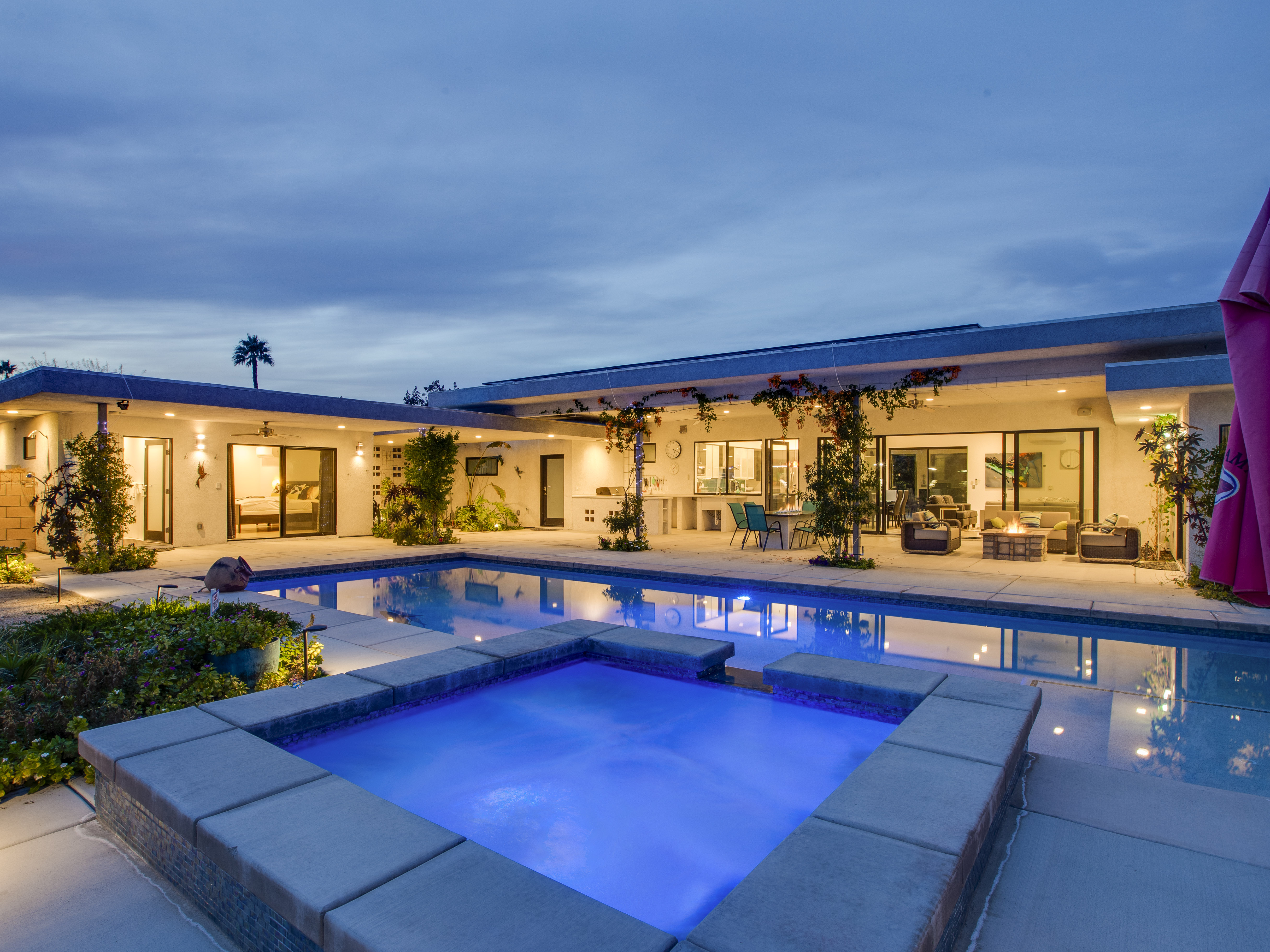 Fabulous resort-style pool yard