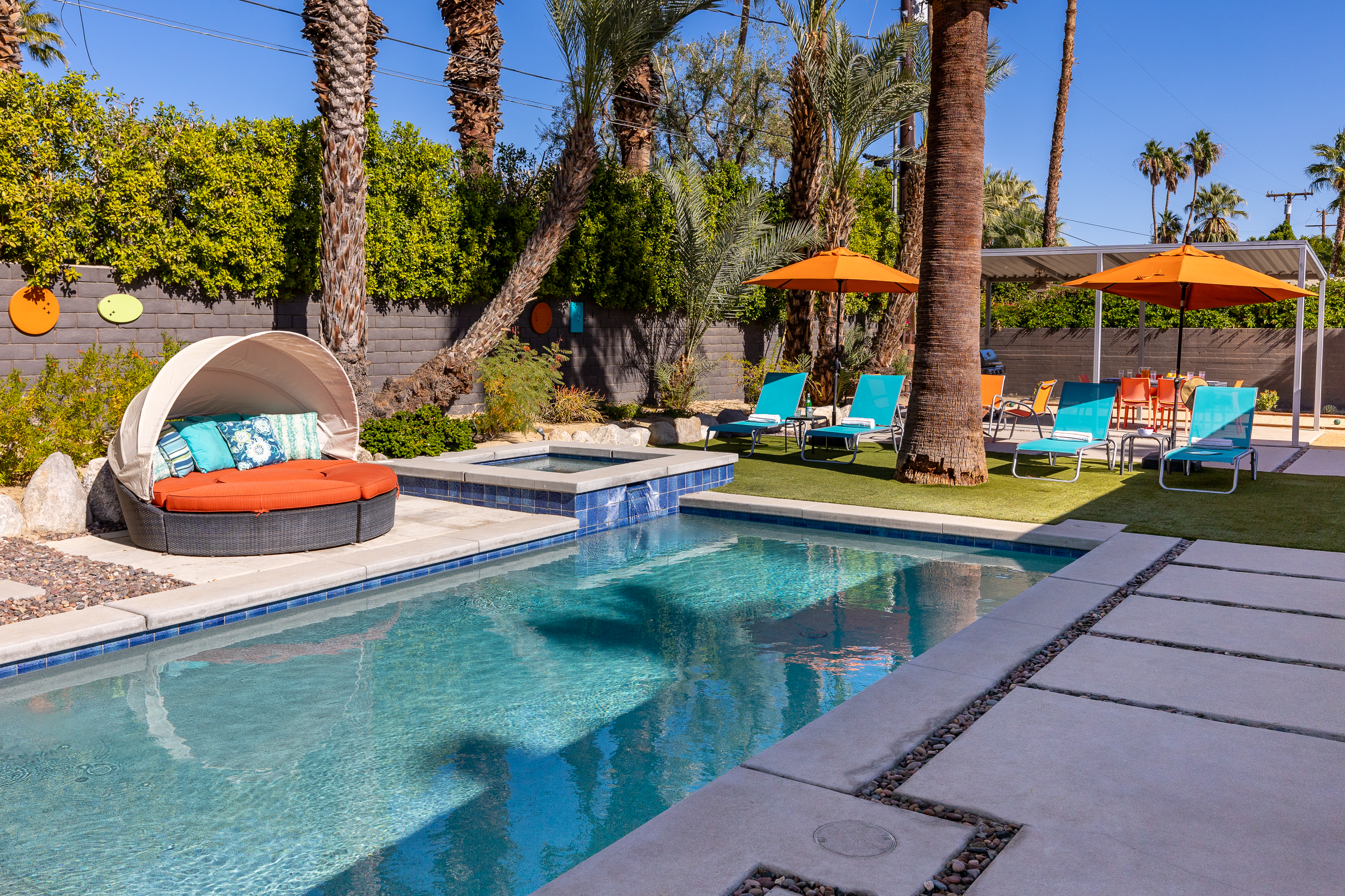 Gorgeous pool and spa with day bed!