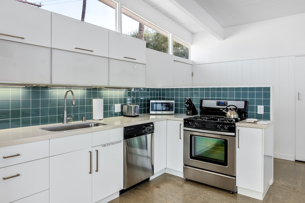 Serene green backsplash