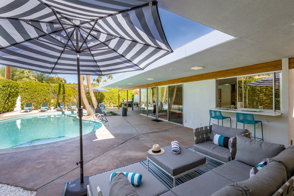 Gorgeous open concept living and amazing pool