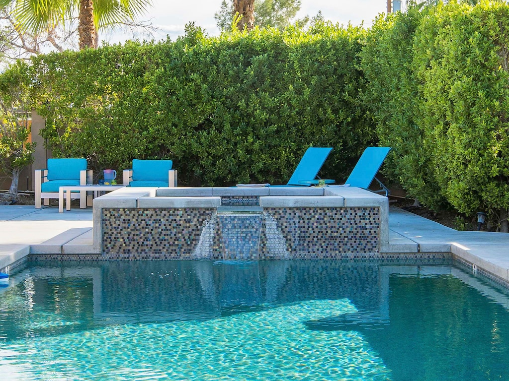 The large pool with integrated spa is fabulous