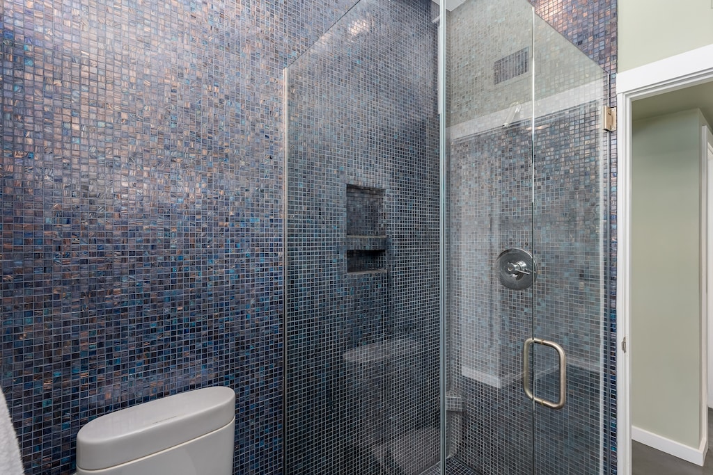 Guest bathroom shower