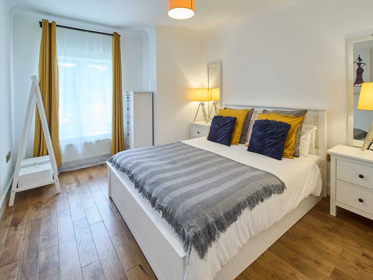 Bellflower Mews, Canterbury - Host & Stay