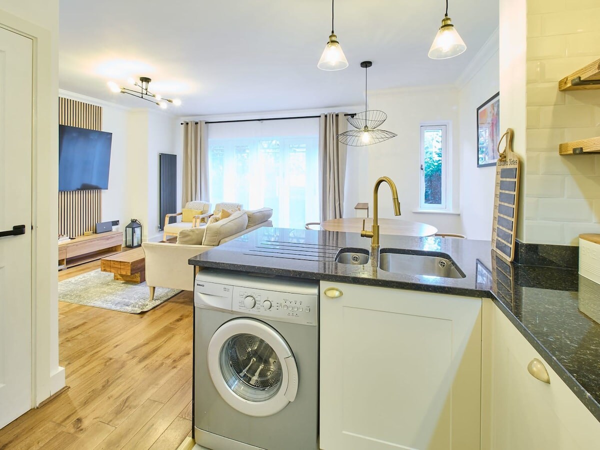 Bellflower Mews, Canterbury - Host & Stay